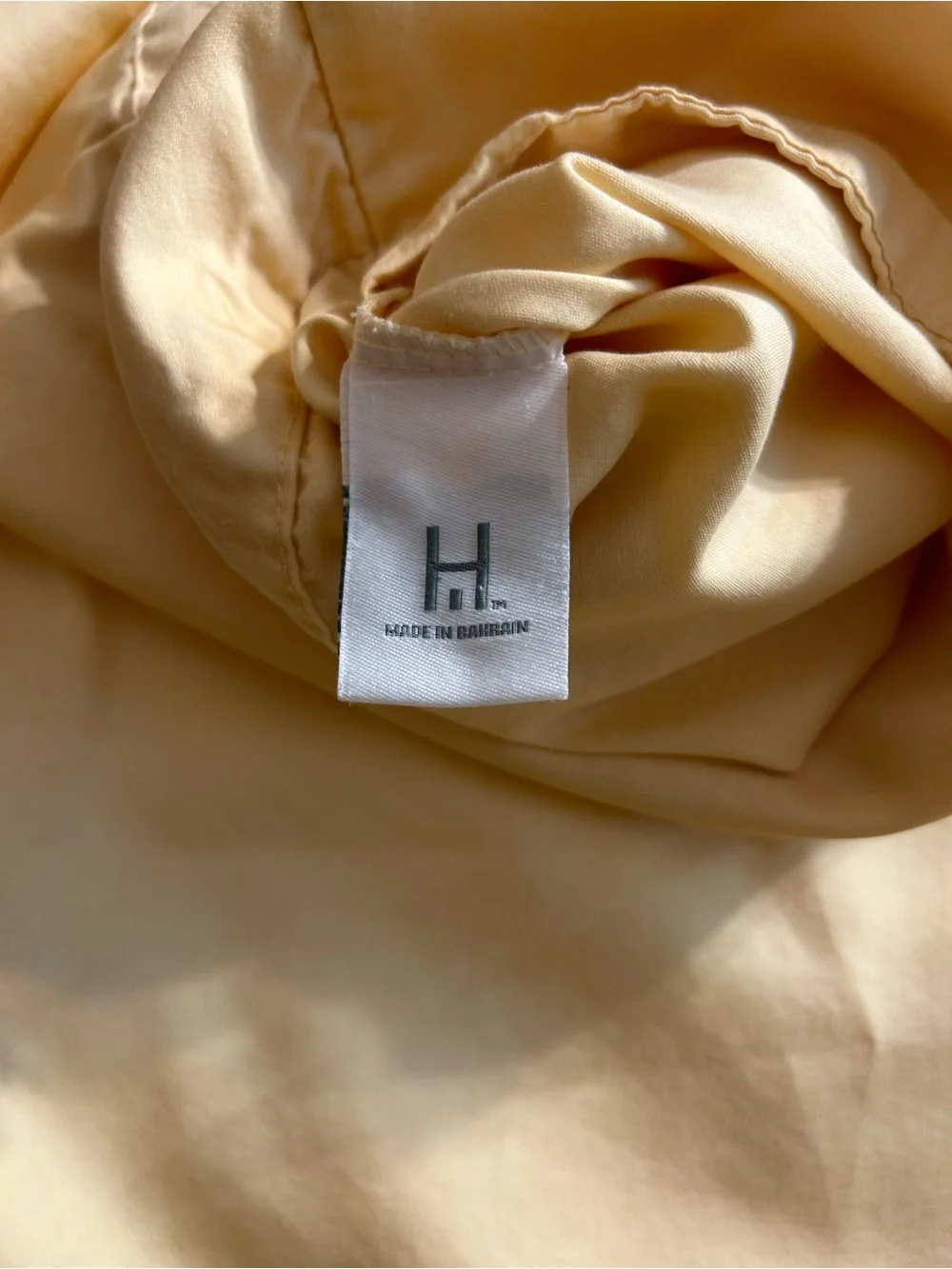H 100% EGYPTIAN COTTON YELLOW GOLD PAIR OF STANDARD SIZE PILLOW CASES